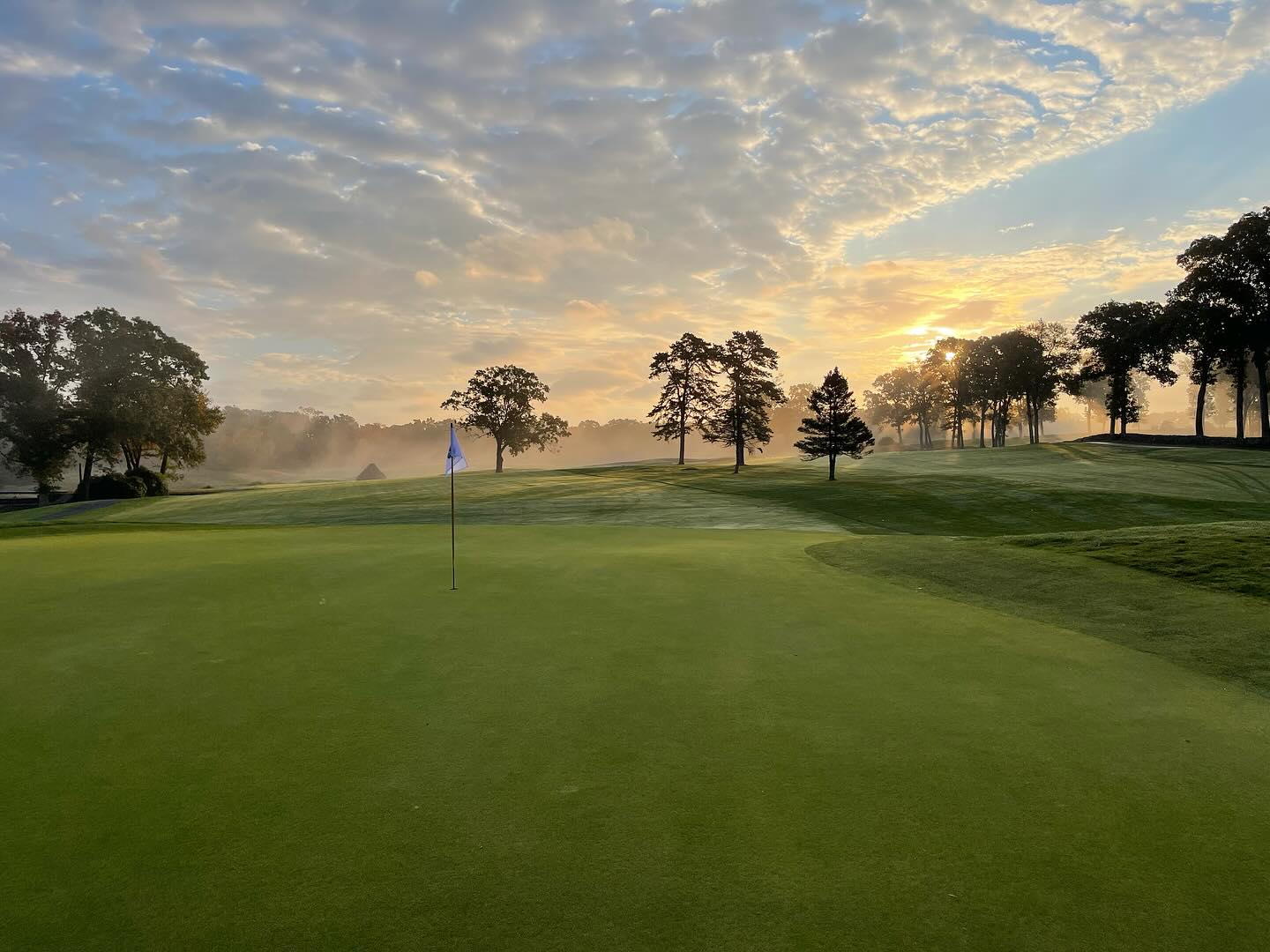 Quinnatisset Country Club Logo